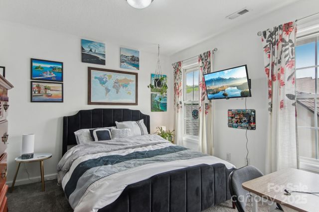 22 Rotunda Circle, Asheville, NC 28806