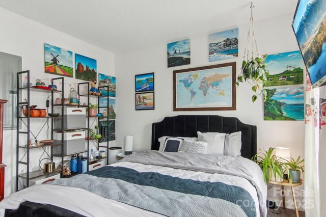 22 Rotunda Circle, Asheville, NC 28806