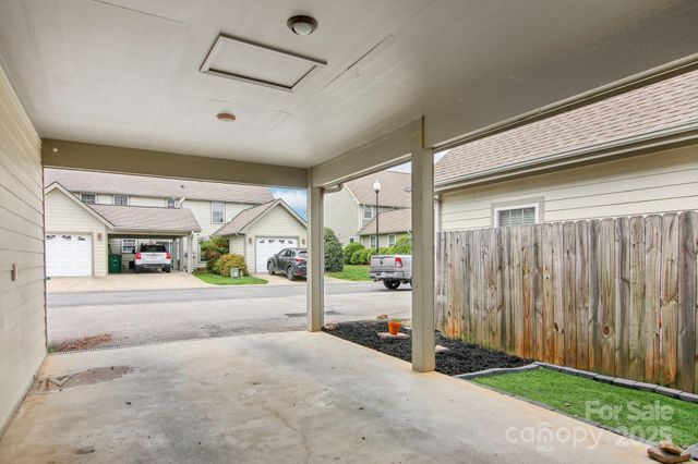 22 Rotunda Circle, Asheville, NC 28806