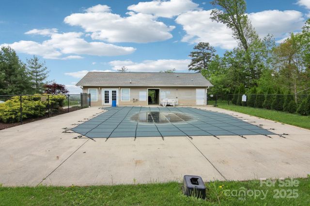 22 Rotunda Circle, Asheville, NC 28806