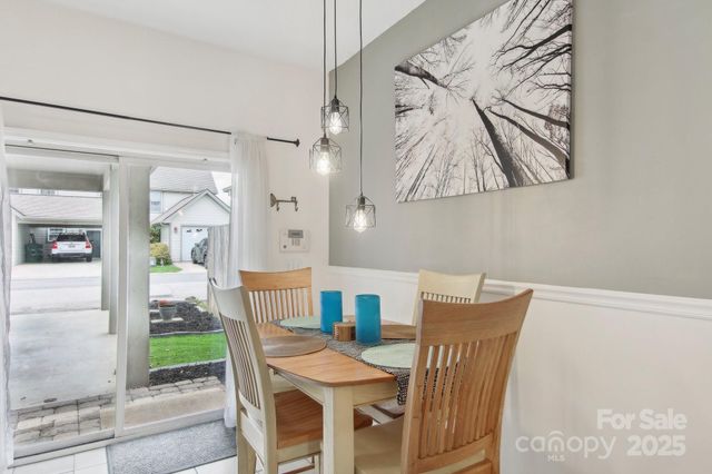 22 Rotunda Circle, Asheville, NC 28806