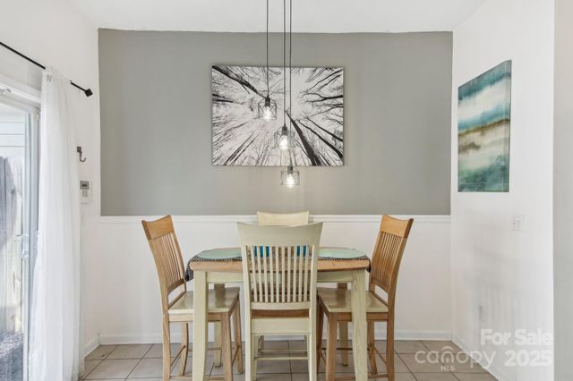 22 Rotunda Circle, Asheville, NC 28806