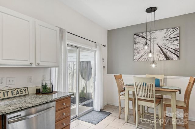 22 Rotunda Circle, Asheville, NC 28806