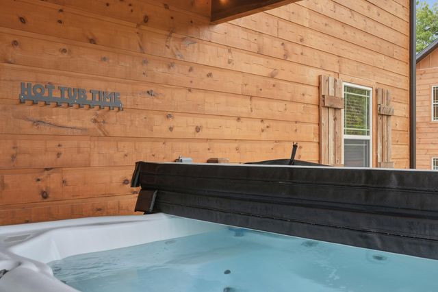 340 Campfire Pass 28, Hollister, MO 65672