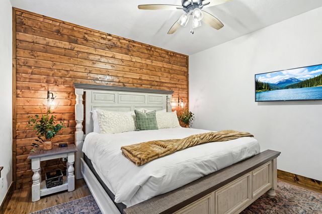 340 Campfire Pass 28, Hollister, MO 65672