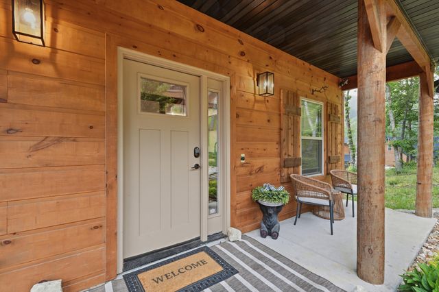 340 Campfire Pass 28, Hollister, MO 65672