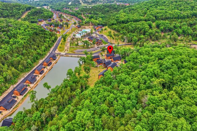 340 Campfire Pass 28, Hollister, MO 65672