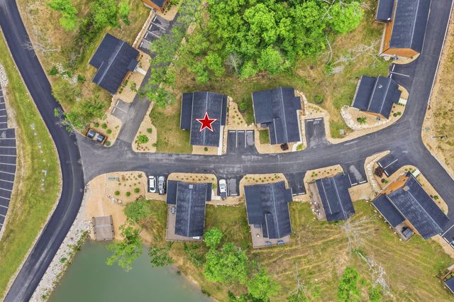 340 Campfire Pass 28, Hollister, MO 65672