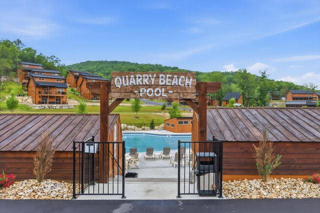 340 Campfire Pass 28, Hollister, MO 65672