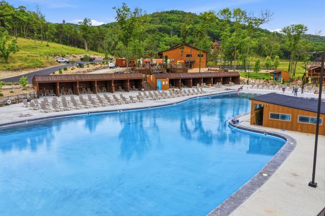 340 Campfire Pass 28, Hollister, MO 65672