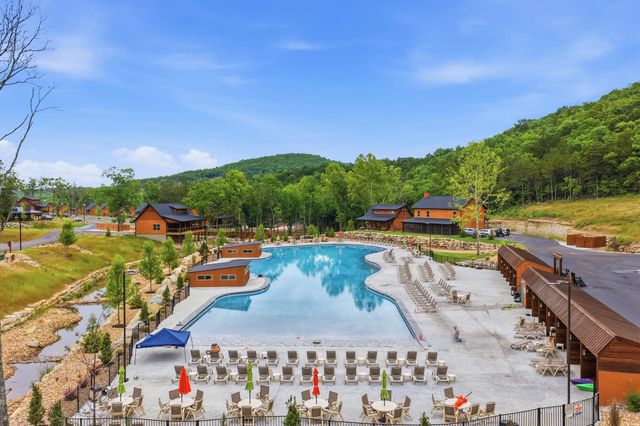 340 Campfire Pass 28, Hollister, MO 65672