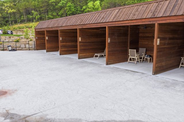 340 Campfire Pass 28, Hollister, MO 65672