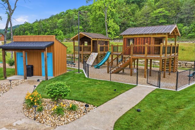 340 Campfire Pass 28, Hollister, MO 65672