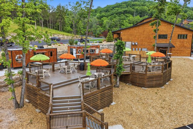 340 Campfire Pass 28, Hollister, MO 65672