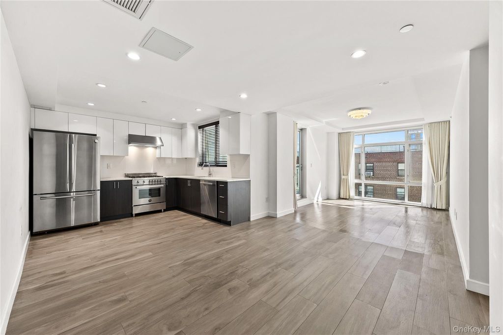 97-45 63rd Drive 7C, Rego Park, NY 11374 — photo 2