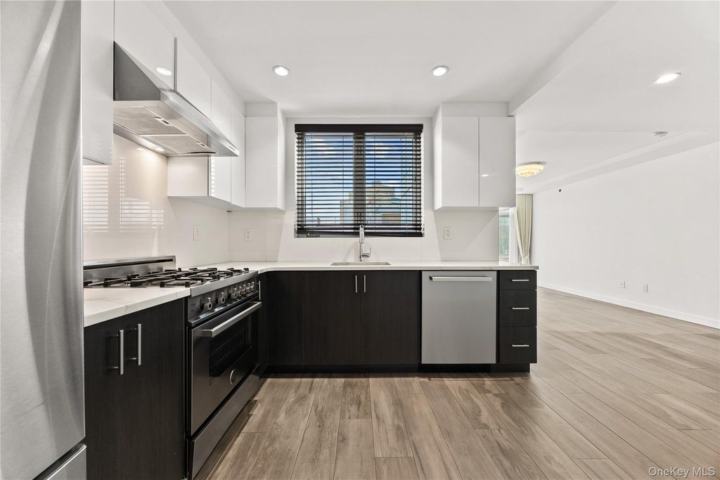 97-45 63rd Drive 7C, Rego Park, NY 11374 — photo 5