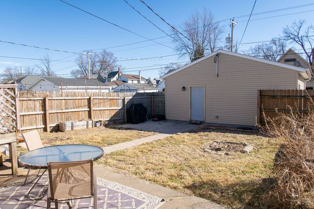 545 3rd Avenue S, Clinton, IA 52732