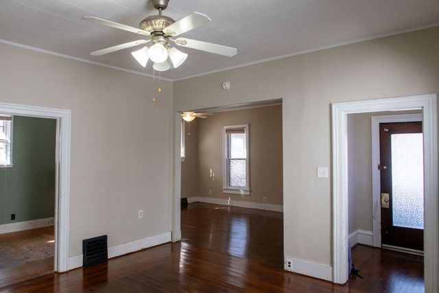 545 3rd Avenue S, Clinton, IA 52732