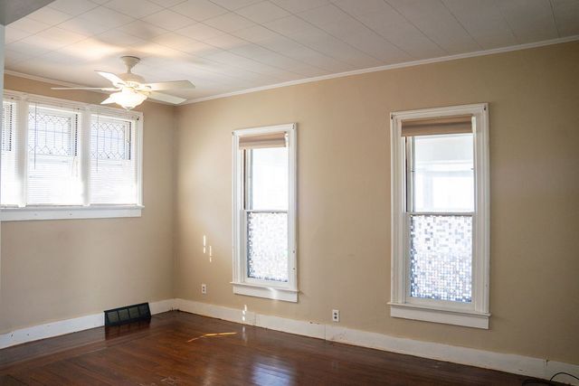 545 3rd Avenue S, Clinton, IA 52732