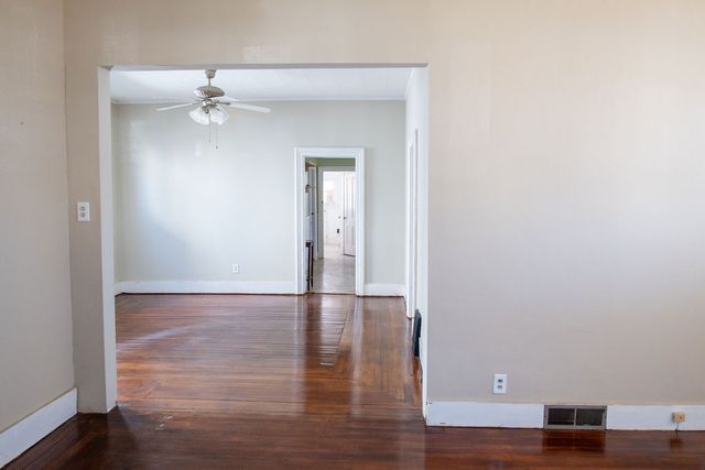 545 3rd Avenue S, Clinton, IA 52732