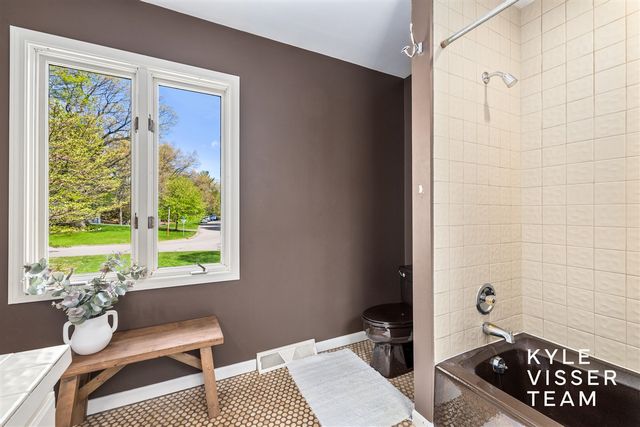 6714 Turnberry Drive, Grand Rapids, MI 49546