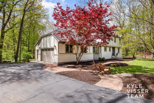 6714 Turnberry Drive, Grand Rapids, MI 49546