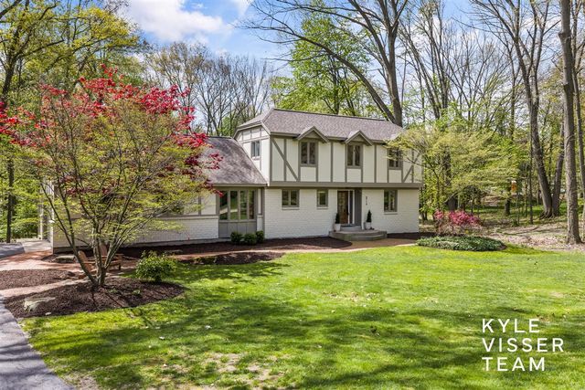 6714 Turnberry Drive, Grand Rapids, MI 49546