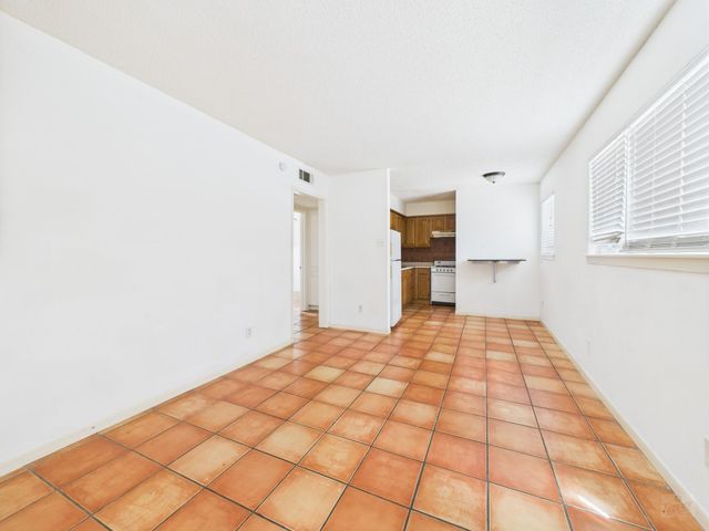 803 W 28th ST 107, Austin, TX 78705