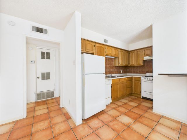 803 W 28th ST 107, Austin, TX 78705