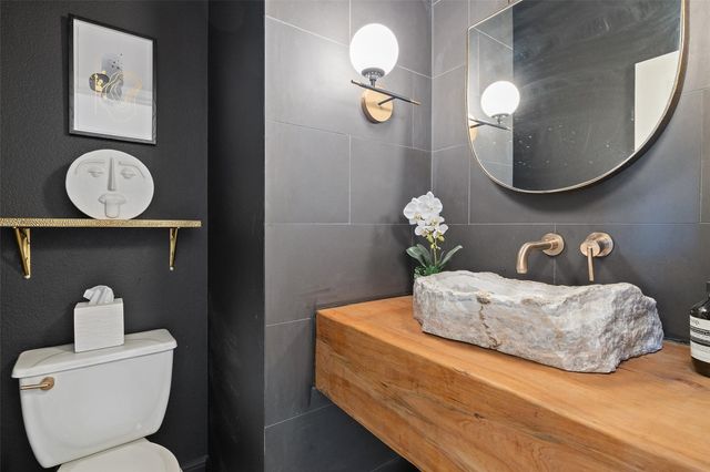 751 Prochnow RD, Dripping Springs, TX 78620