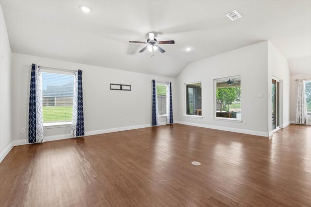 5013 Diamond Drive, Sanger, TX 76266
