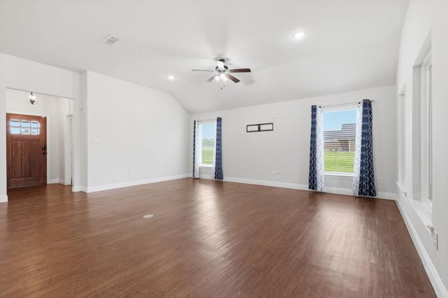 5013 Diamond Drive, Sanger, TX 76266