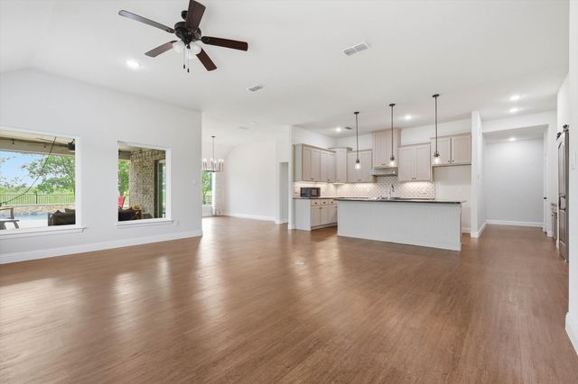 5013 Diamond Drive, Sanger, TX 76266