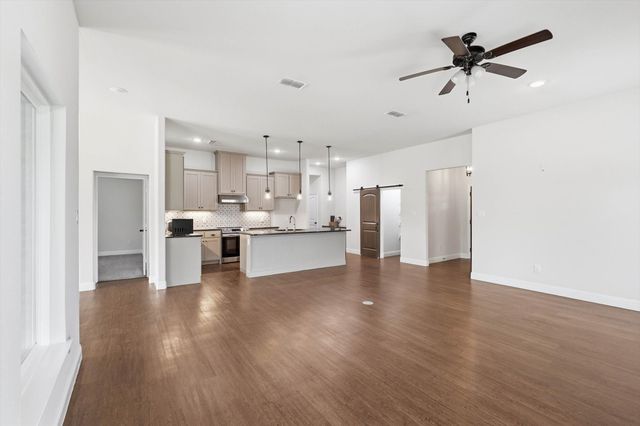 5013 Diamond Drive, Sanger, TX 76266