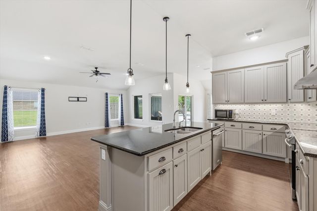 5013 Diamond Drive, Sanger, TX 76266