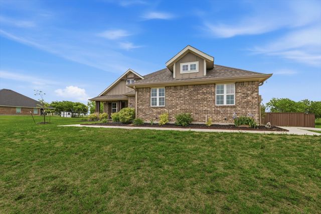 5013 Diamond Drive, Sanger, TX 76266