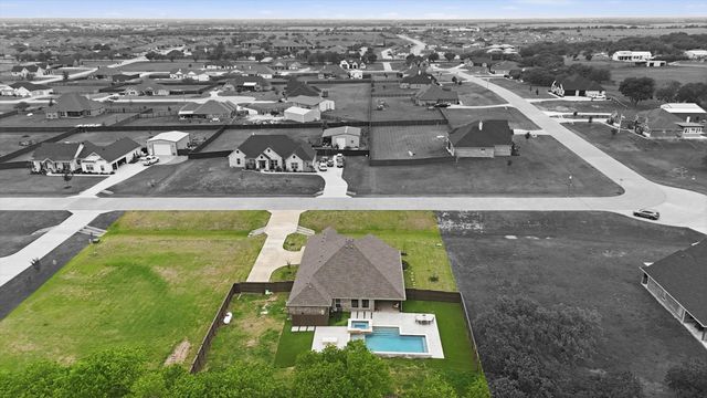5013 Diamond Drive, Sanger, TX 76266