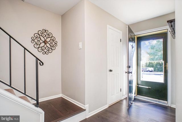 10212 PROVINCETOWN CT, Fairfax, VA 22032