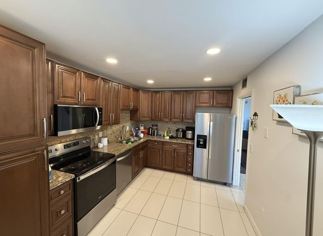 2850 Forest Hills Boulevard 214, Coral Springs, FL 33065