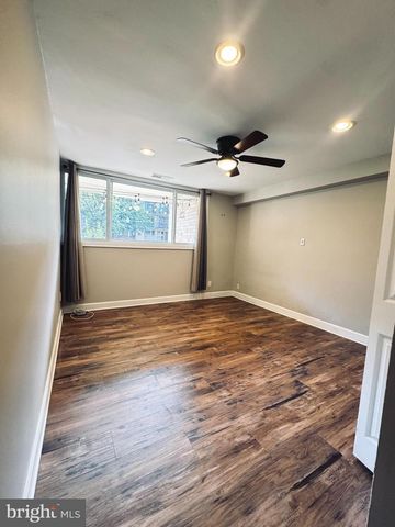 5009 7TH RD S #T1, Arlington, VA 22204