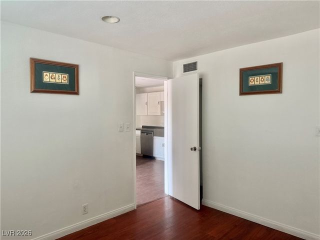 3712 Royal Crest Street 14, Las Vegas, NV 89119