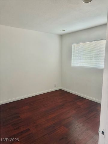 3712 Royal Crest Street 14, Las Vegas, NV 89119