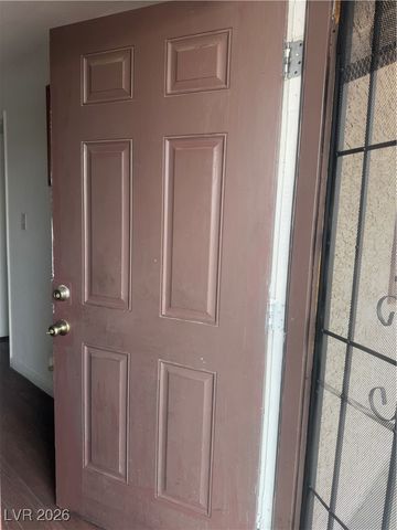 3712 Royal Crest Street 14, Las Vegas, NV 89119