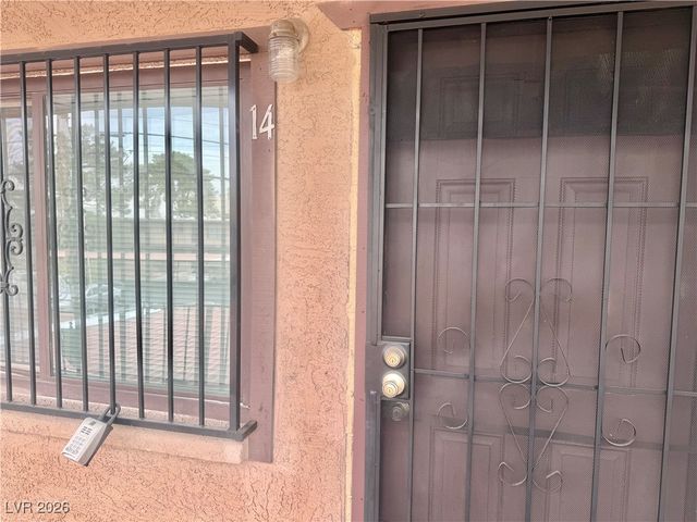 3712 Royal Crest Street 14, Las Vegas, NV 89119