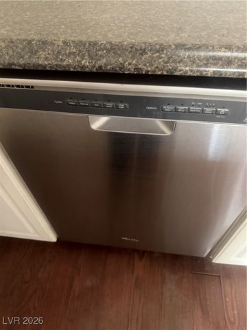 3712 Royal Crest Street 14, Las Vegas, NV 89119