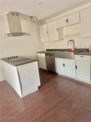 3712 Royal Crest Street 14, Las Vegas, NV 89119