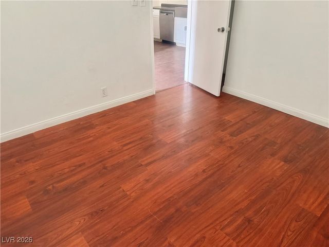 3712 Royal Crest Street 14, Las Vegas, NV 89119