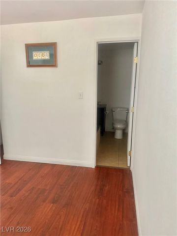 3712 Royal Crest Street 14, Las Vegas, NV 89119