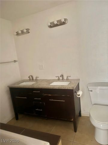 3712 Royal Crest Street 14, Las Vegas, NV 89119