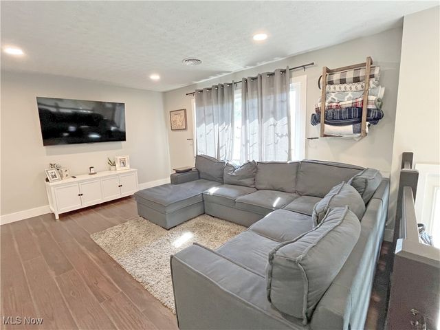 3335 Valley Forge Drive, Brunswick, OH 44212